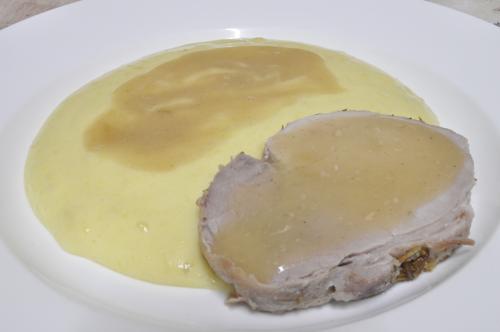 Jak uvařit vepřová pečeně v rozmarýnovém sosíčku? Snadné recept, připravený za 30 - 45 minut